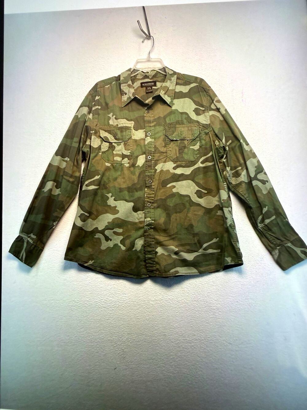 No Boundaries men’s camo button-up shirt long sleeve XL collared casual hunting